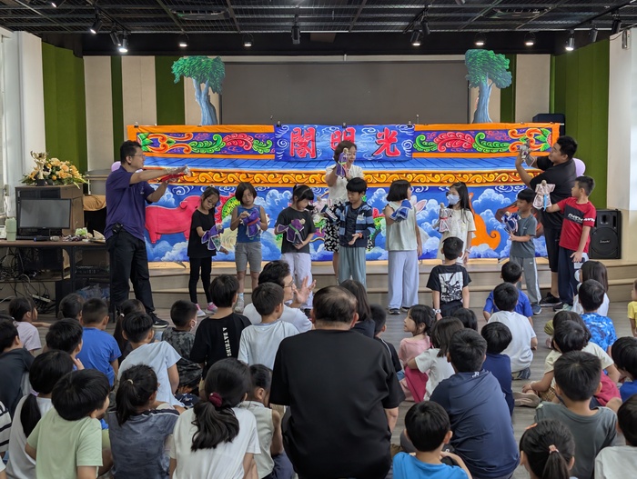 看布袋戲學台灣台語