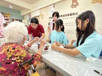 參訪老五老基金會